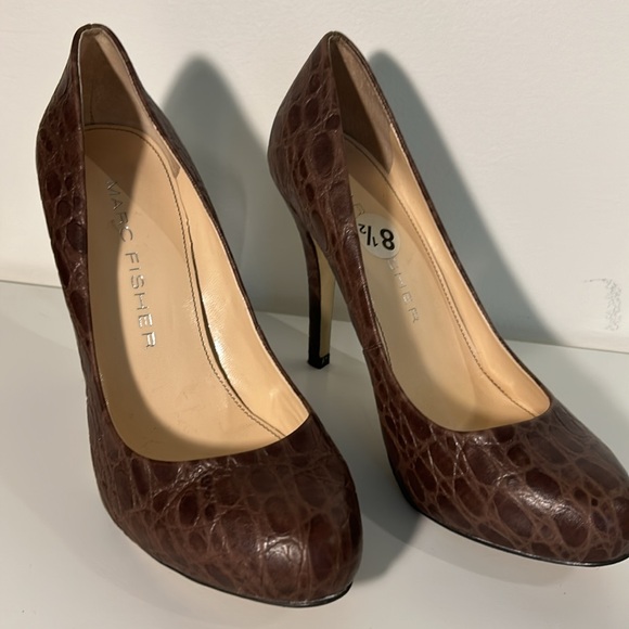 MARC FISHER BROWN REPTILE ALLIGATOR CROCODILE STILETTO ULTRA HIGH HEELS - Picture 3 of 5